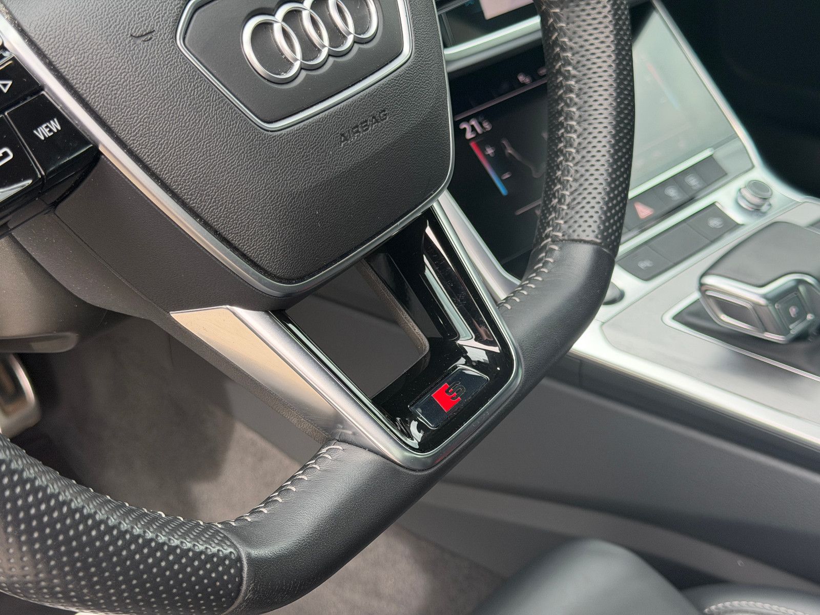 Fahrzeugabbildung Audi 55 TFSI e quattro S-Line/LEDER/Navi/LED/CarPlay/