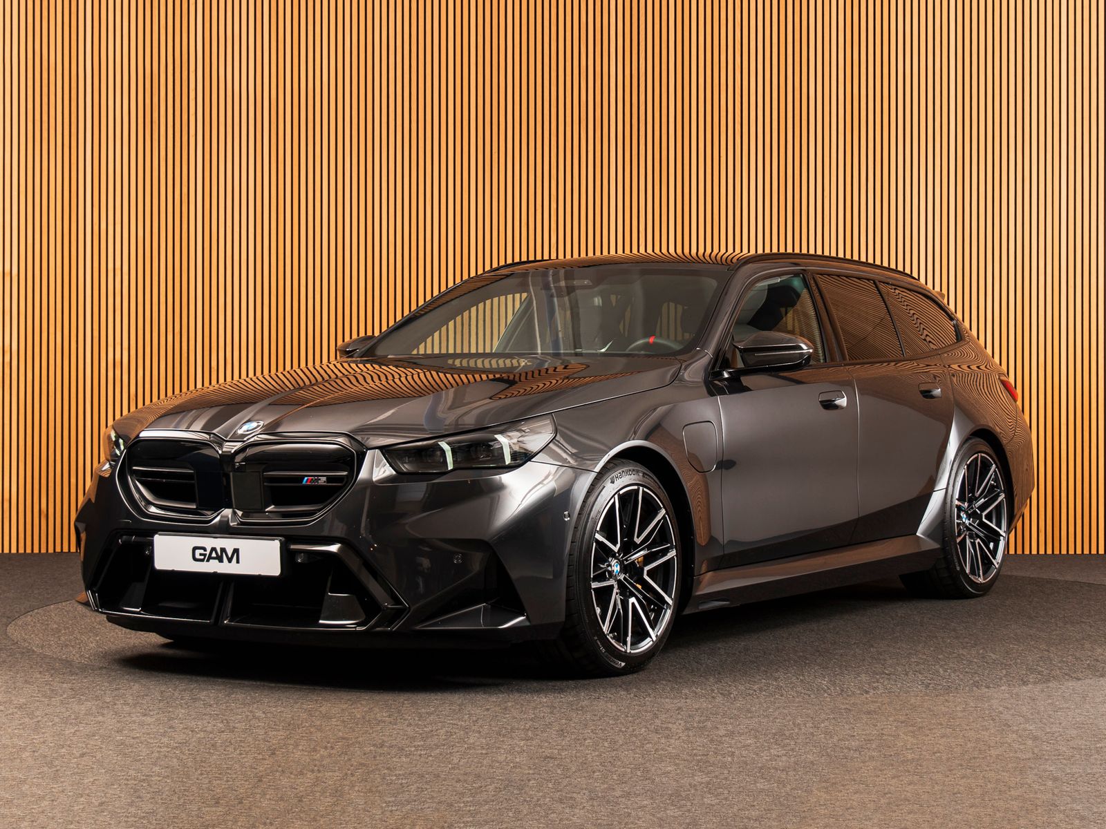 BMW M5 Touring CERAMIC-B&amp;W SURROUND-CARBON-PANO
