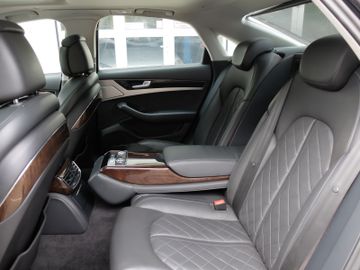 Audi A8 - 12