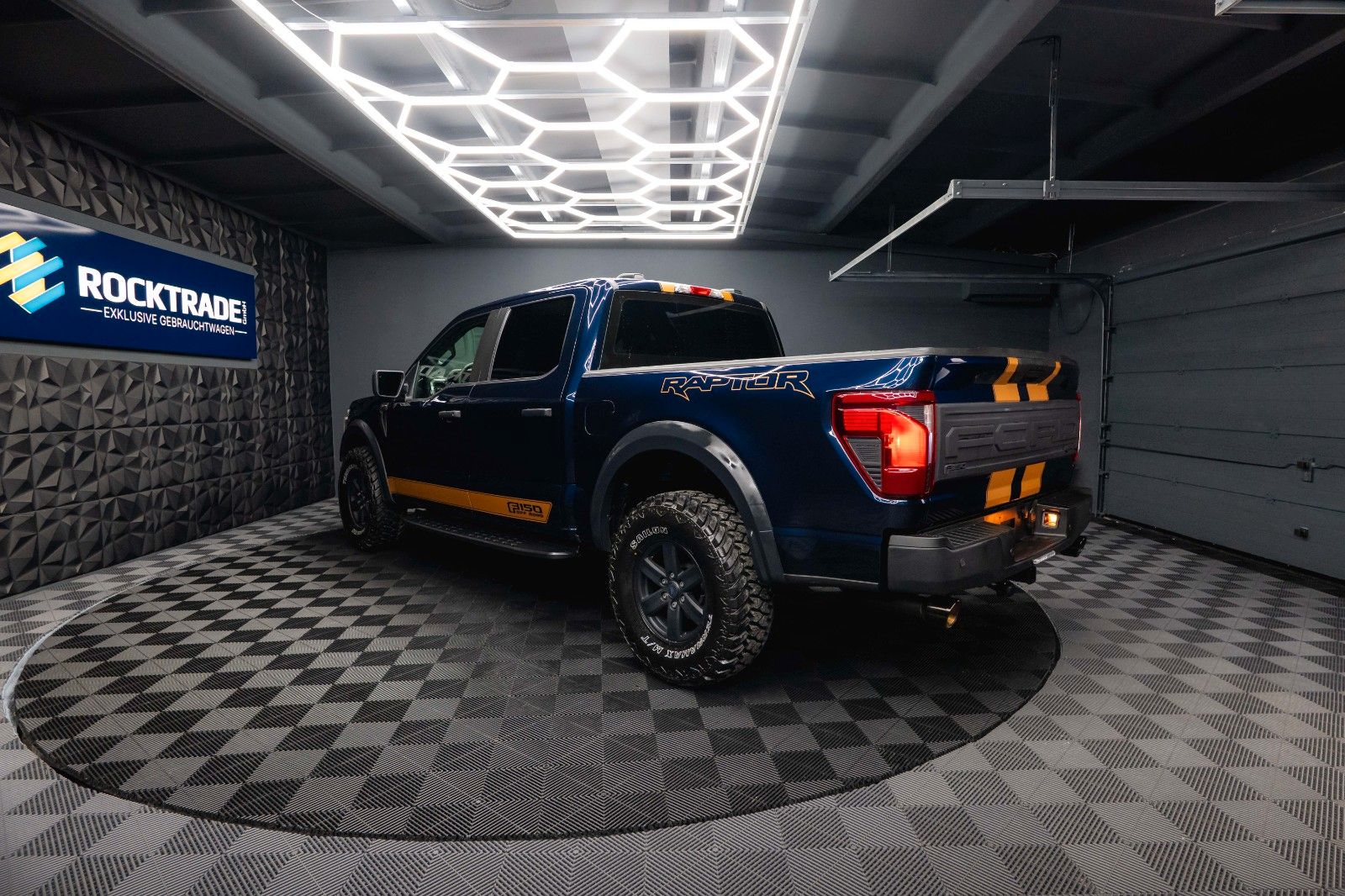 Fahrzeugabbildung Ford F150 5.0L V8 4x4 Offroad SuperCrew RAPTOR 19%