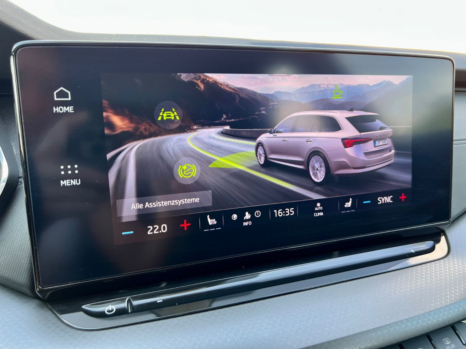 SKODA Octavia Combi Ambition AHK AAC SHZ NAVI CARPLAY