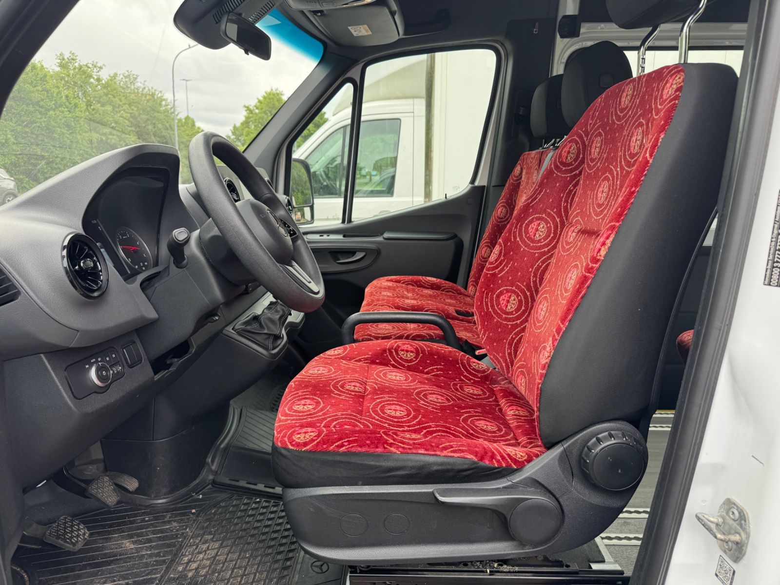 Fahrzeugabbildung Mercedes-Benz Sprinter III 314 CDI 9 Sitzer Doppelklima+9Sitze
