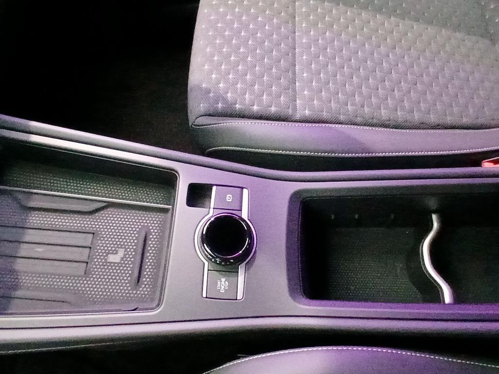 Volkswagen T-Roc 11