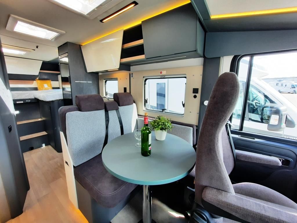 Fahrzeugabbildung Laika Kosmo H 1319 Verfüg./Sparen Sie 18.091,- €