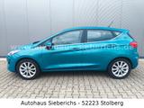 Ford Fiesta Titanium "Ganzjahresreifen* *Sitzheizung* - Ford Fiesta mit Benzin-Antrieb: Schaltgetriebe