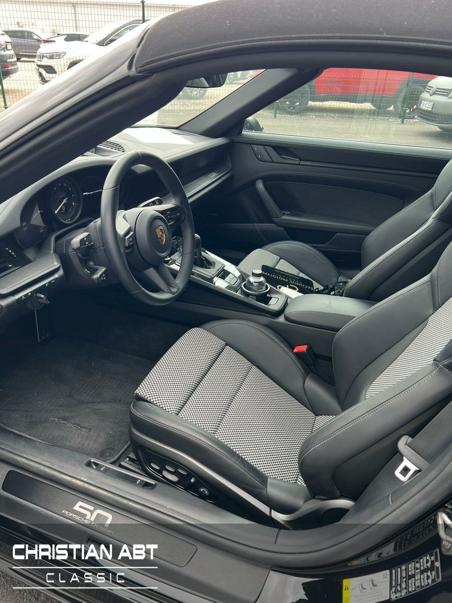 Fahrzeugabbildung Porsche 992 GTS Targa 50th Anniversary