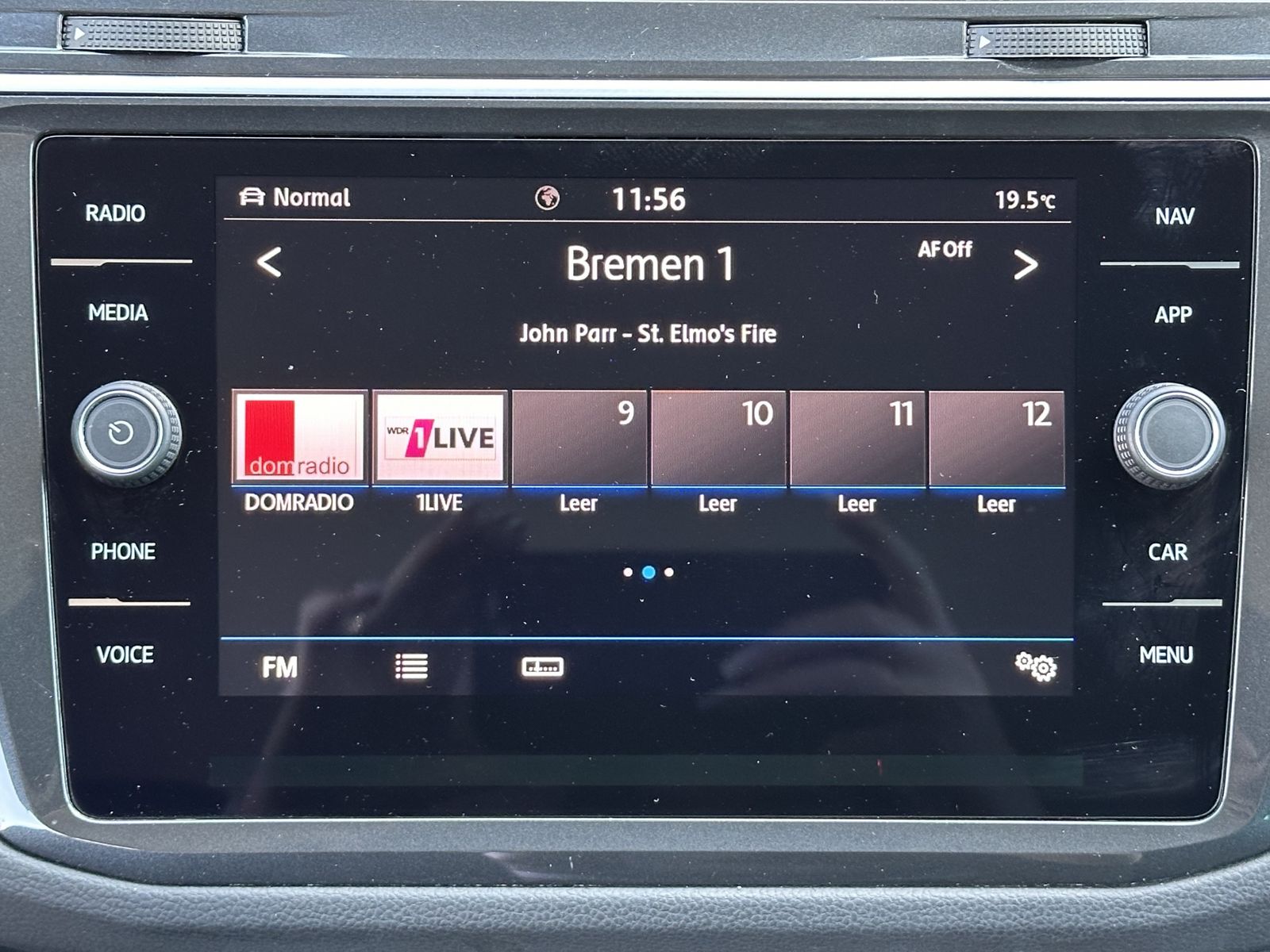 Fahrzeugabbildung Volkswagen Tiguan 2.0 TDI DSG 4M HL NAV+LED+AHK+HUD+VCOCK