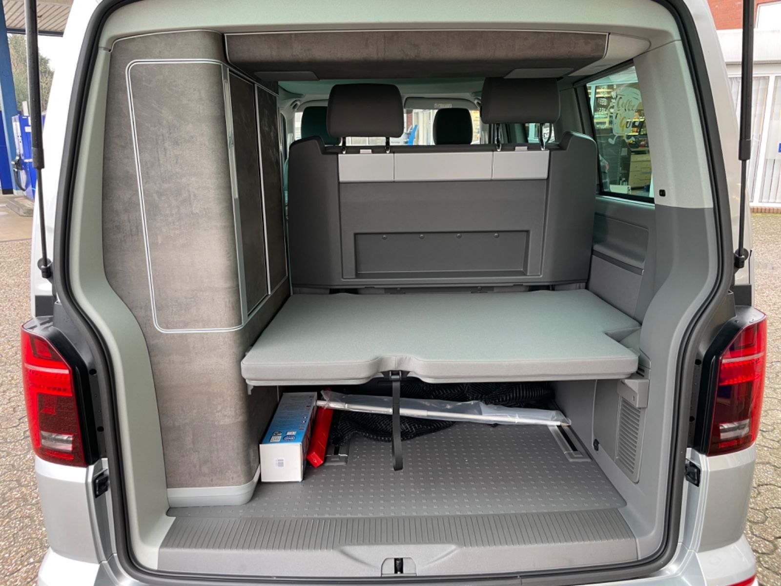 Fahrzeugabbildung Volkswagen T6.1 California 2.0 TDI Ocean DSG Navi/LED/AHK