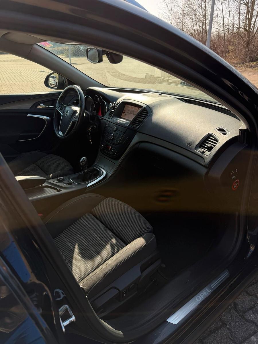 Opel Insignia 2012 — photo 14