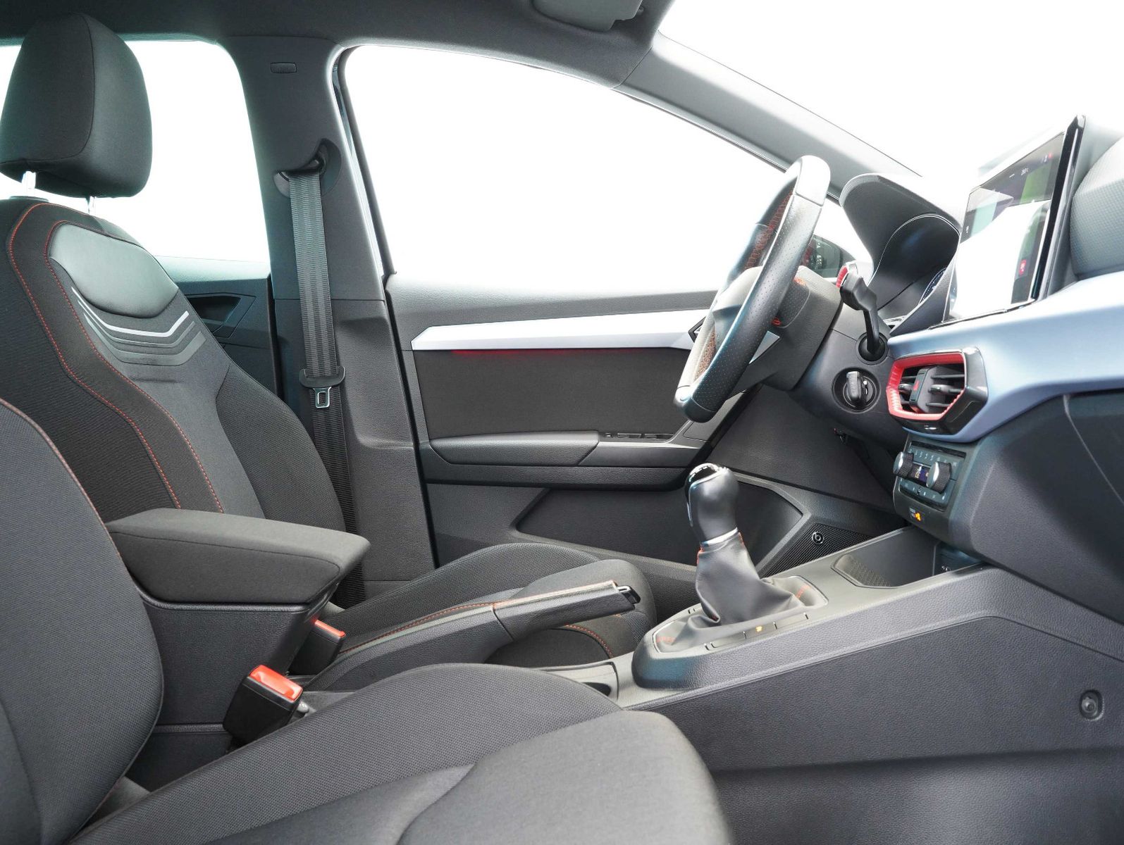 Fahrzeugabbildung SEAT Ibiza 1.0 TSI FR Beats LED/NAVI/CARPLAY/ACC/CAM