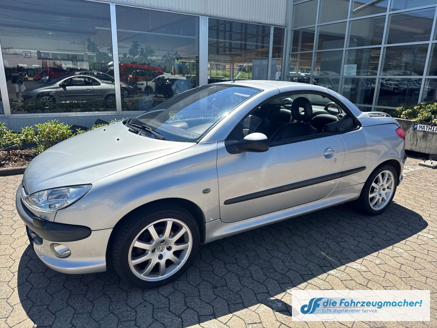Fahrzeugabbildung Peugeot 206 Cabriolet CC Platinum 2.0 16V Händler Auto