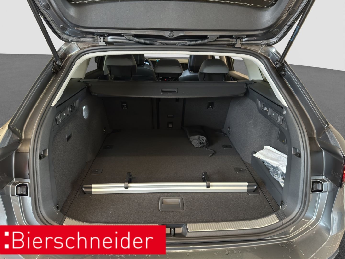 Volkswagen Passat Variant 1.5 eTSI DSG Business AHK 360  HU foto 24