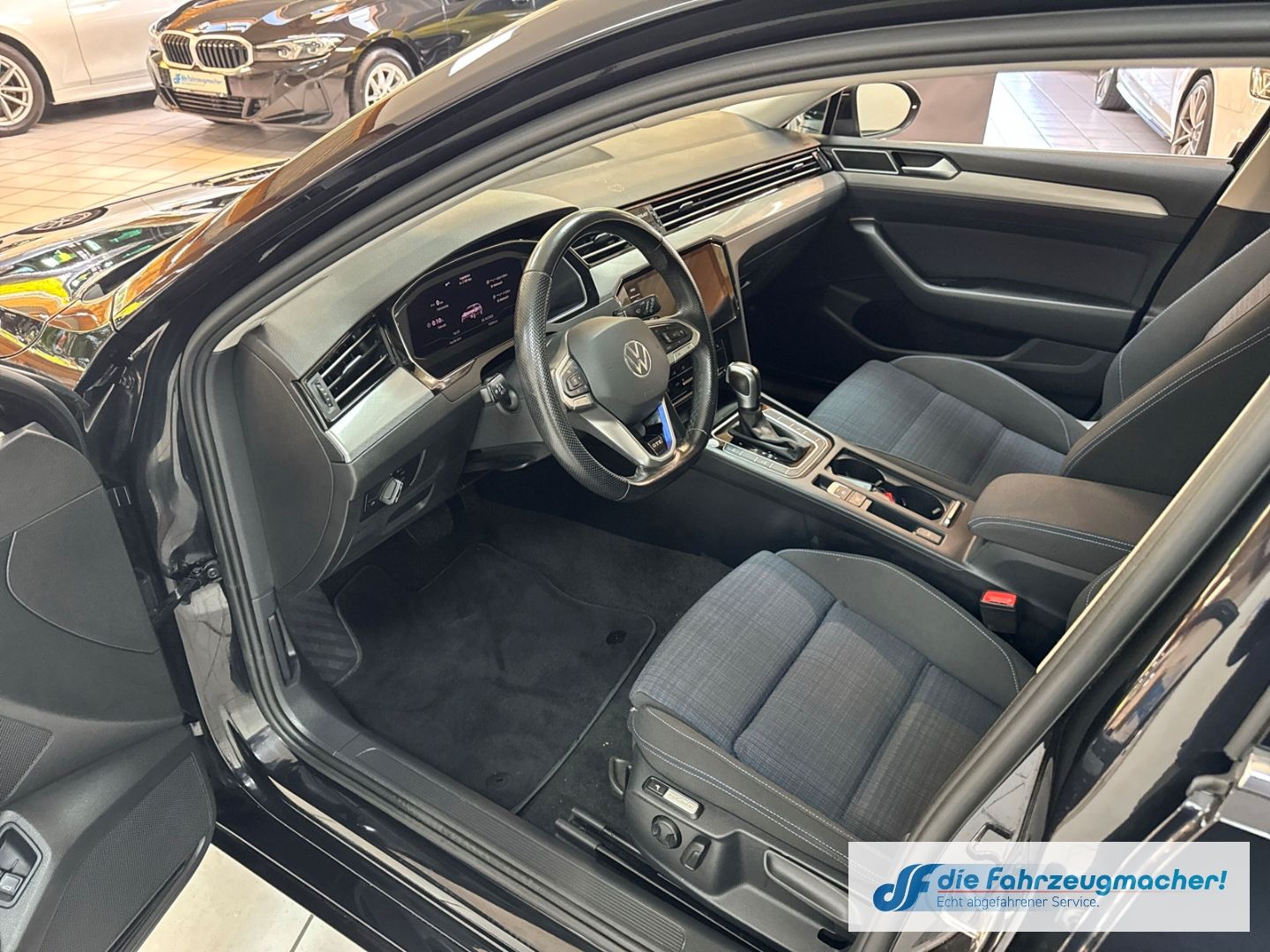 Fahrzeugabbildung Volkswagen Passat Variant GTE Navi Digitales Cockpit Massag