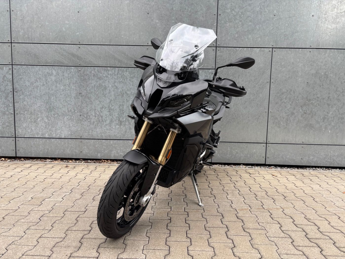 Fahrzeugabbildung BMW S 1000 XR Triple Black 2 Pakete