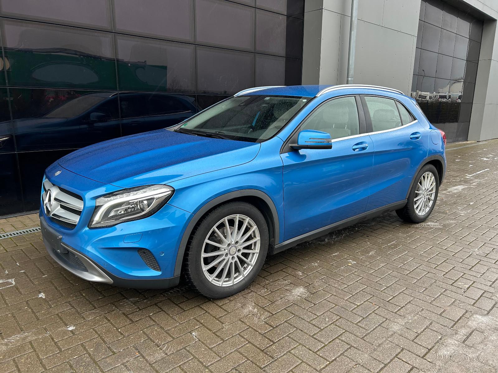Mercedes-Benz GLA 220d (CDI) AHK|Leder|Automatik|8fach