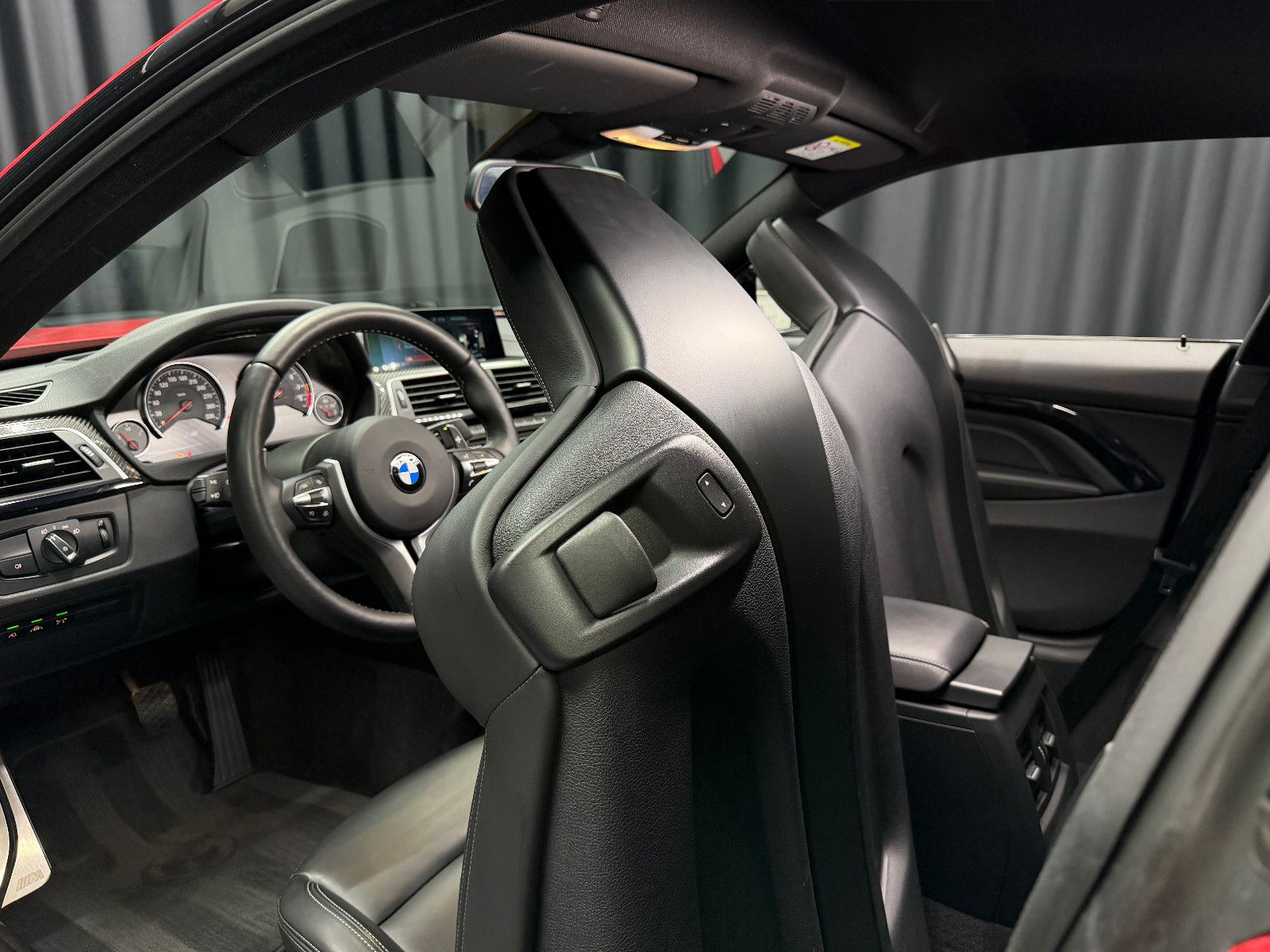 Fahrzeugabbildung BMW M4 Coupe |LCI|INDIVIDUAL|AULITZKY|KW|H/K|