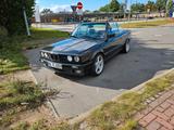 BMW 325i Cabrio mit elektrischem Verdeck