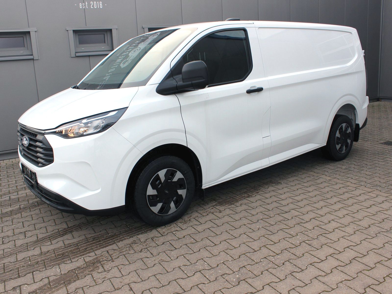 Fahrzeugabbildung Ford Transit Custom 320 L1 Trend FWD Plug-in Hybrid