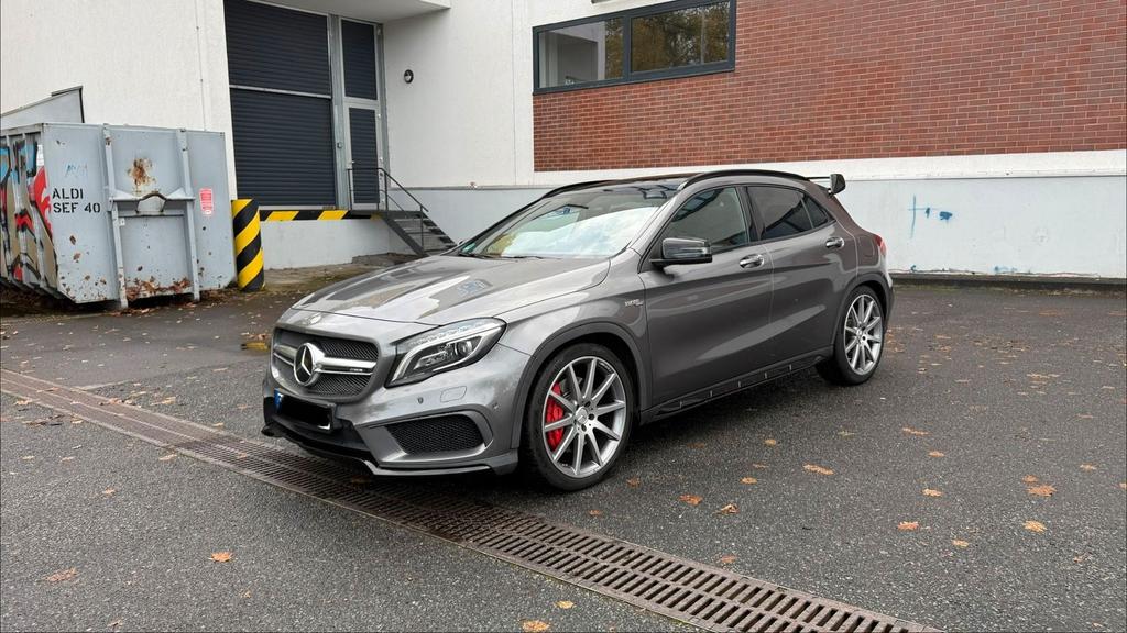 Mercedes-Benz GLA 45 AMG