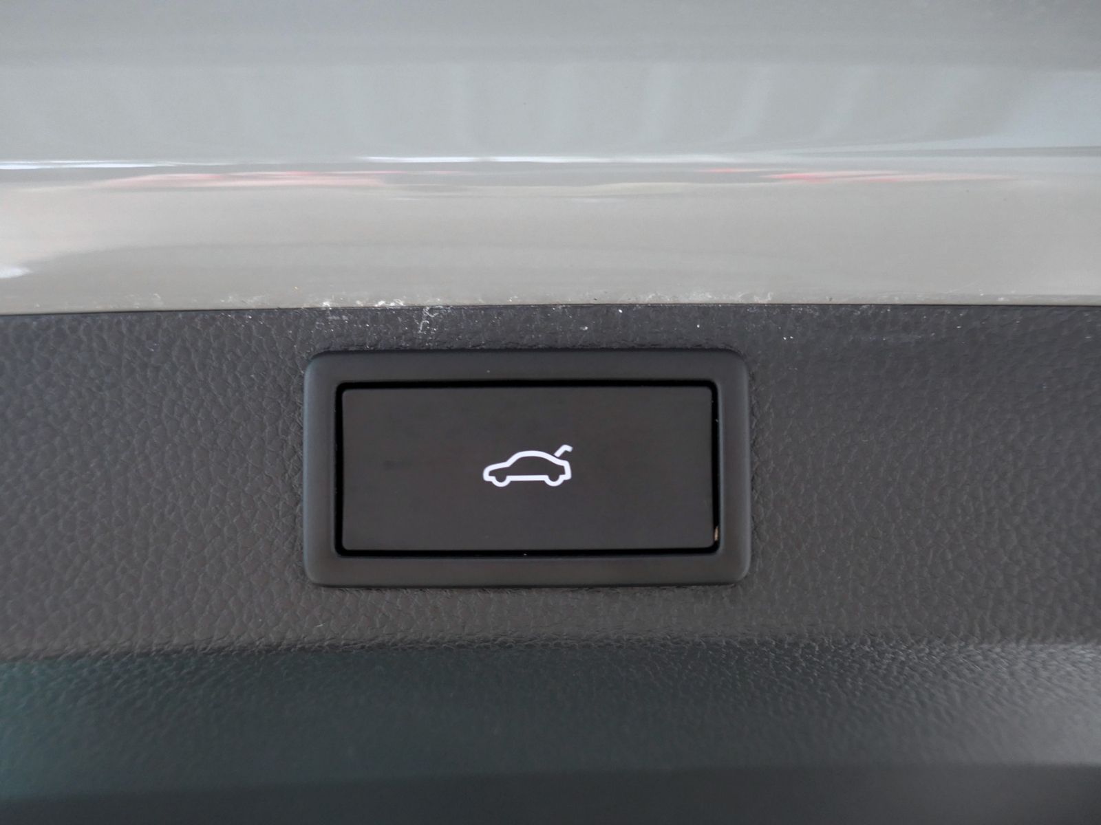 Fahrzeugabbildung SKODA Karoq Tour 4x4 2.0 TDI | LED AHK RFK ACC