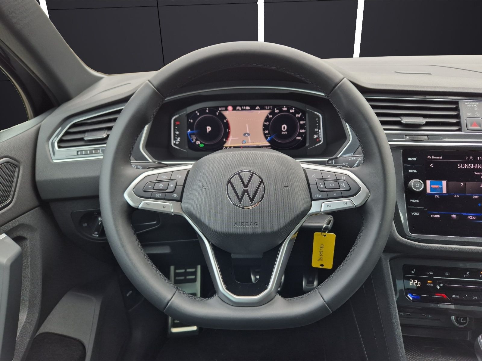 Fahrzeugabbildung Volkswagen Tiguan TSI United DSG LED Navi AID ACC Park-Assi