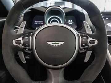 2019 Aston Martin DBS — миниатюра 12