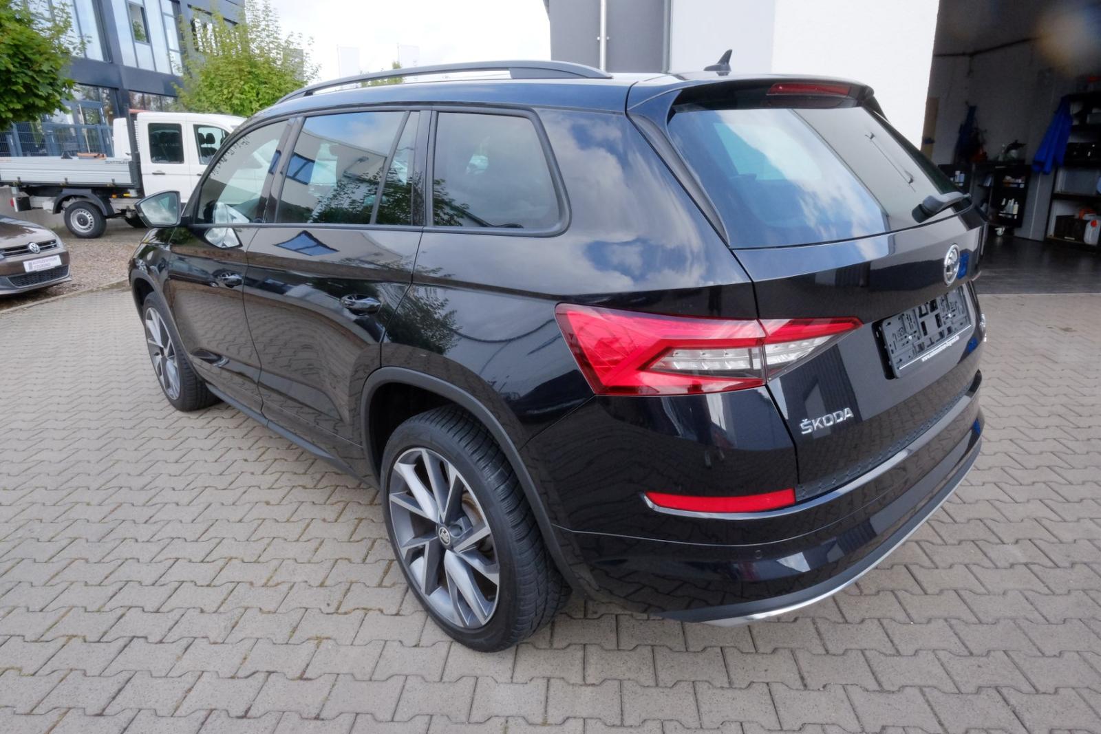 Skoda Kodiaq 2.0TDI DSG 4x4 Sportl/LED/Pan/Kam/20Z/AHK