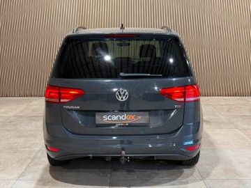 Volkswagen Touran - 4