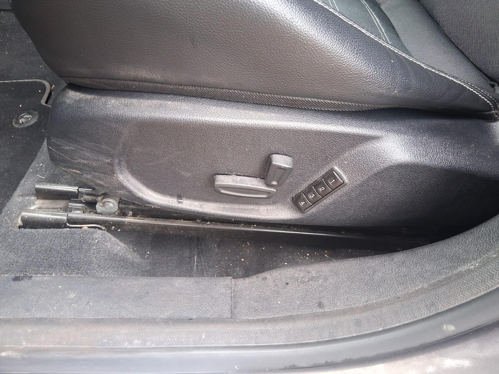 Ford Mondeo 2011 — photo 12