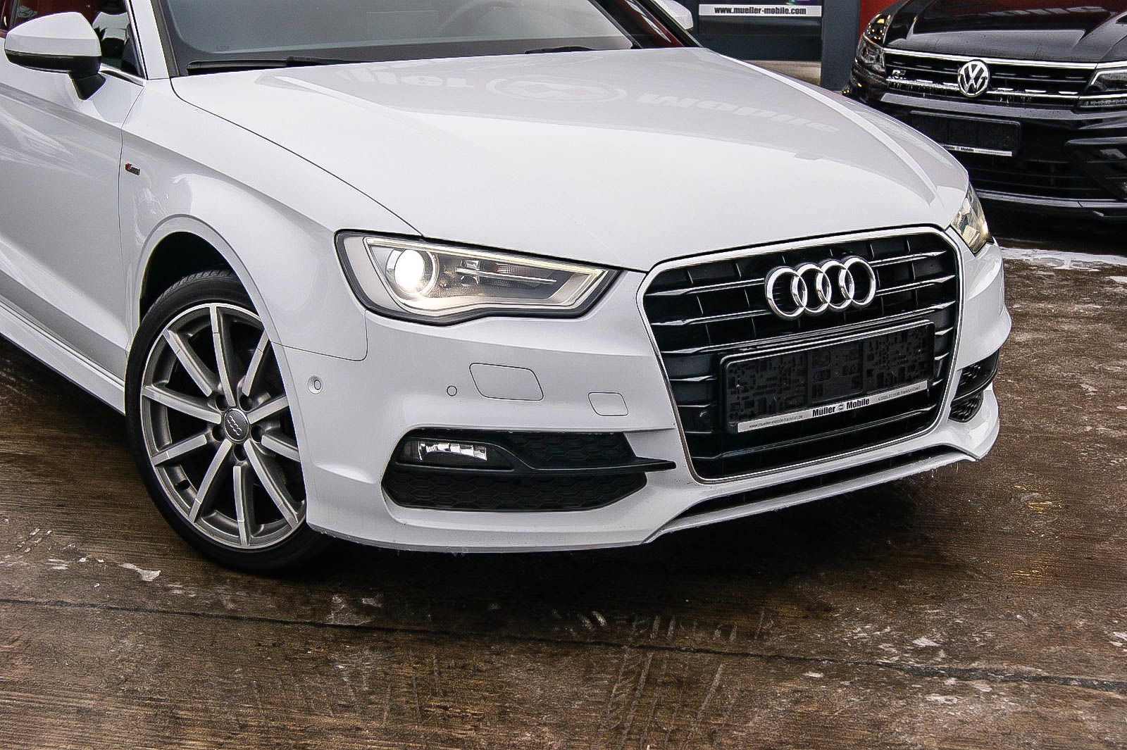 Fahrzeugabbildung Audi A3 Limousine 1.4 TFSI S-LINE NAVIGATION XENON 18
