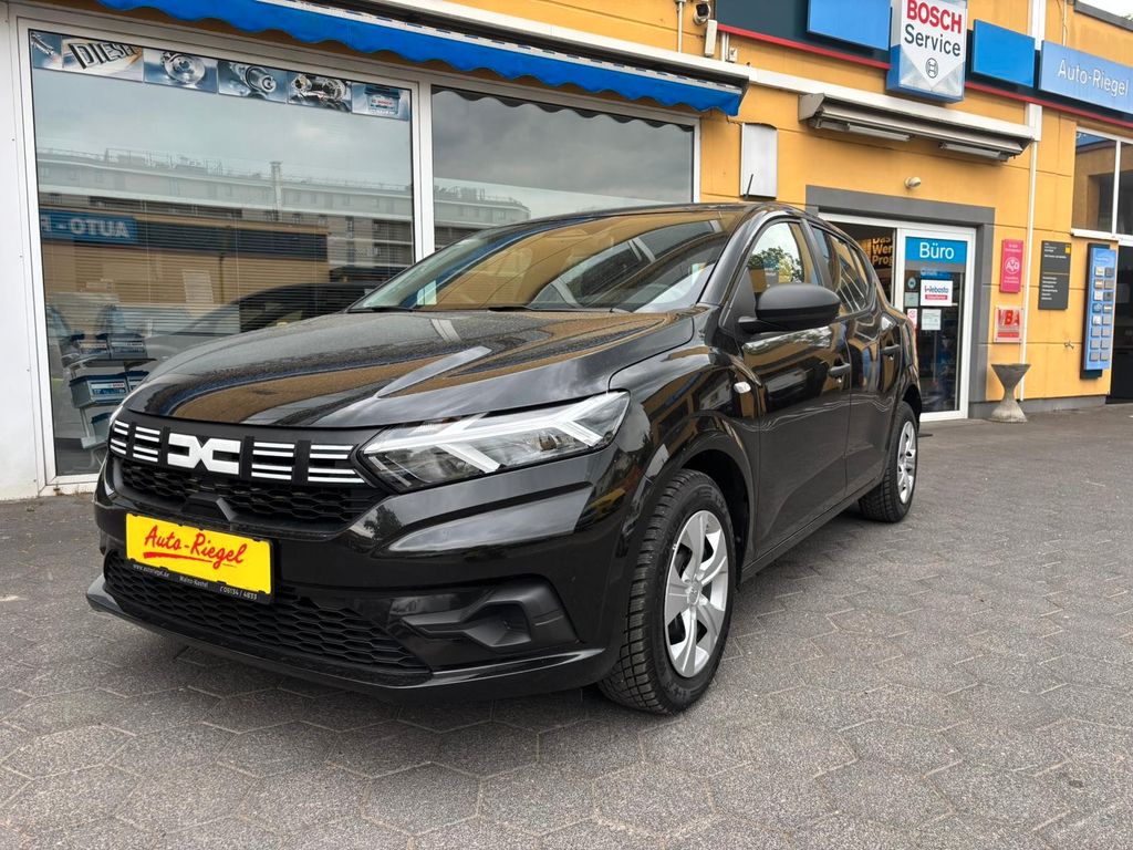 Dacia Sandero — hlavná fotografia