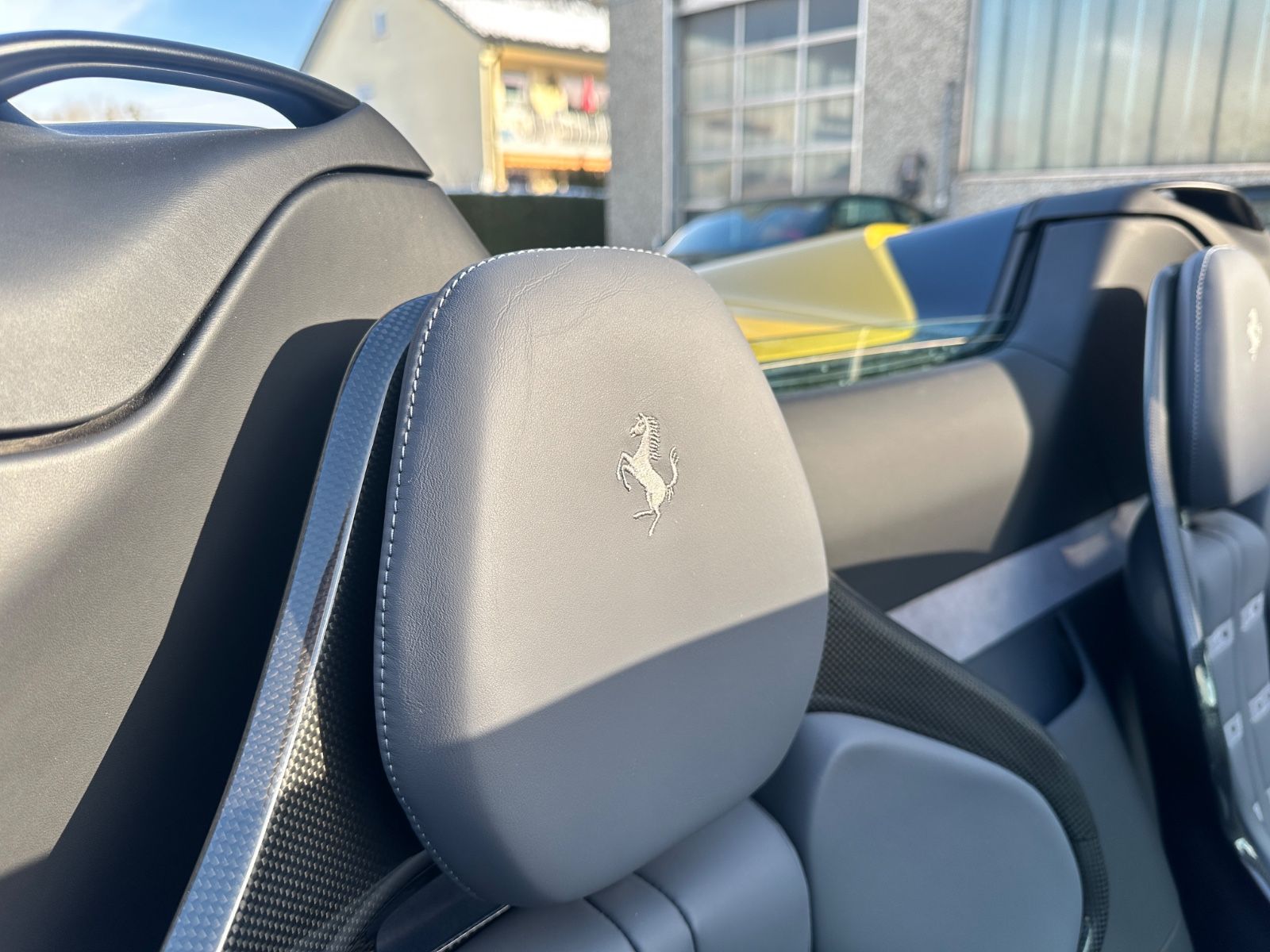 Fahrzeugabbildung Ferrari SF90 Spider*voll Carbon*Lift*Racing-Sitze*JBL*