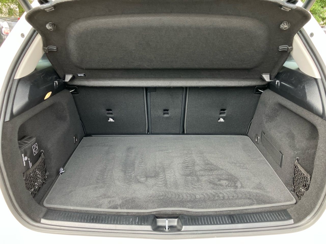 Fahrzeugabbildung Mercedes-Benz B 180 PROGRESSIVE+AHK+LHZ+SHZ+LED+EL.HECKKL+CARP