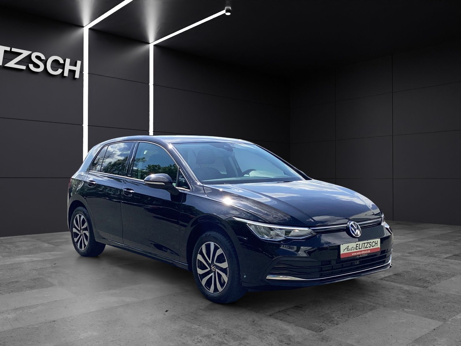 Fahrzeugabbildung Volkswagen Golf VIII eTSI Active DSG LED AHK Navi AID ACC P