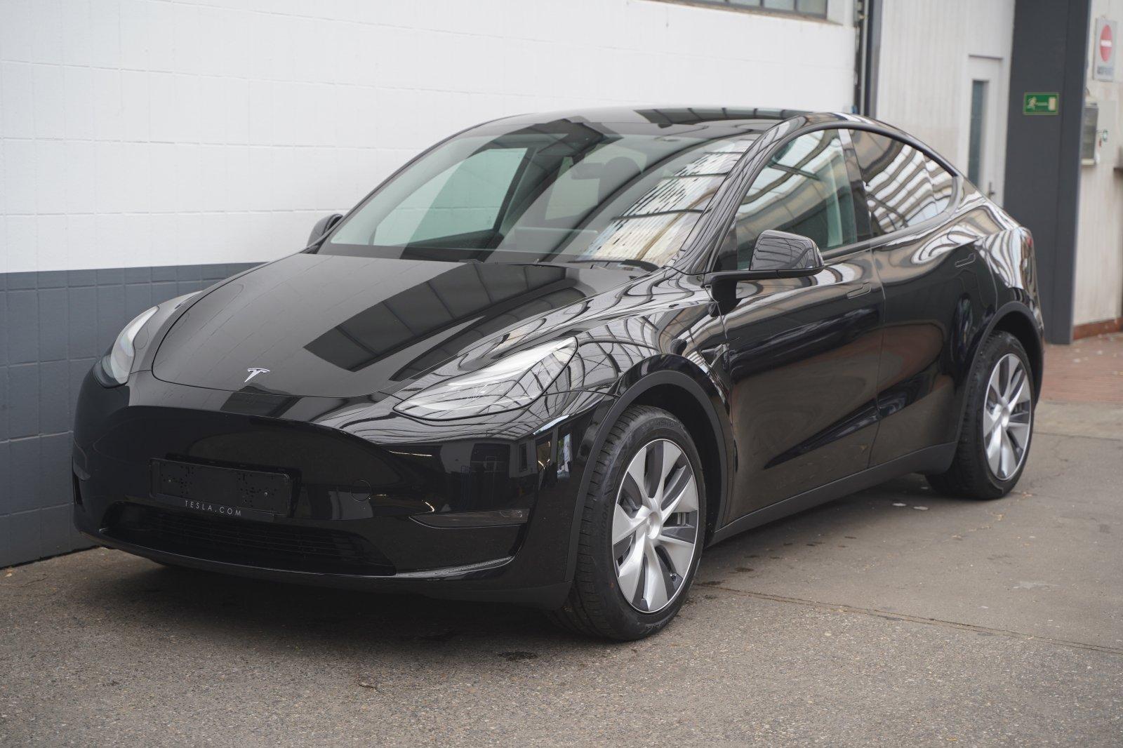 Tesla Model Y Long Range AWD *Mwst. ausweisbar*