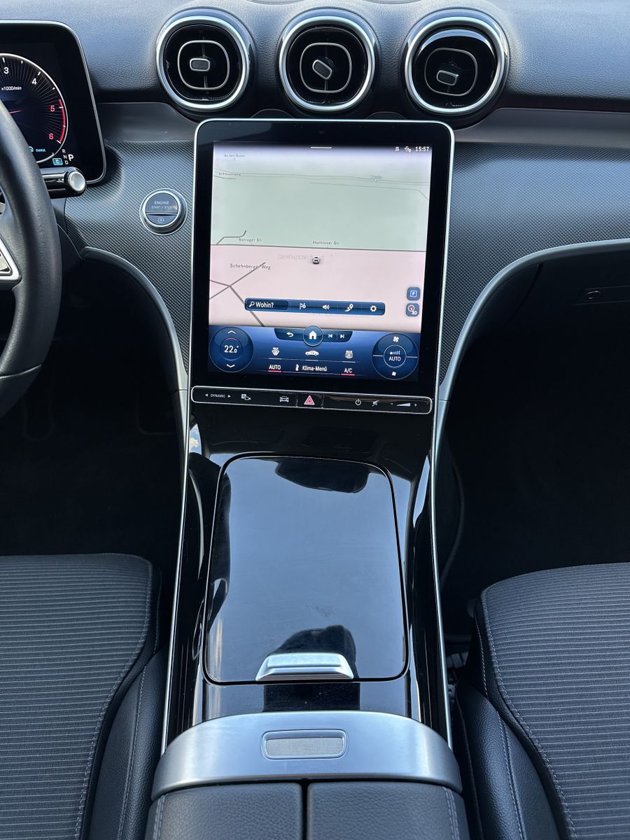 Fahrzeugabbildung Mercedes-Benz C 220d T Avantgarde NAV+LED+KAMERA+CARPLAY+VCOCK