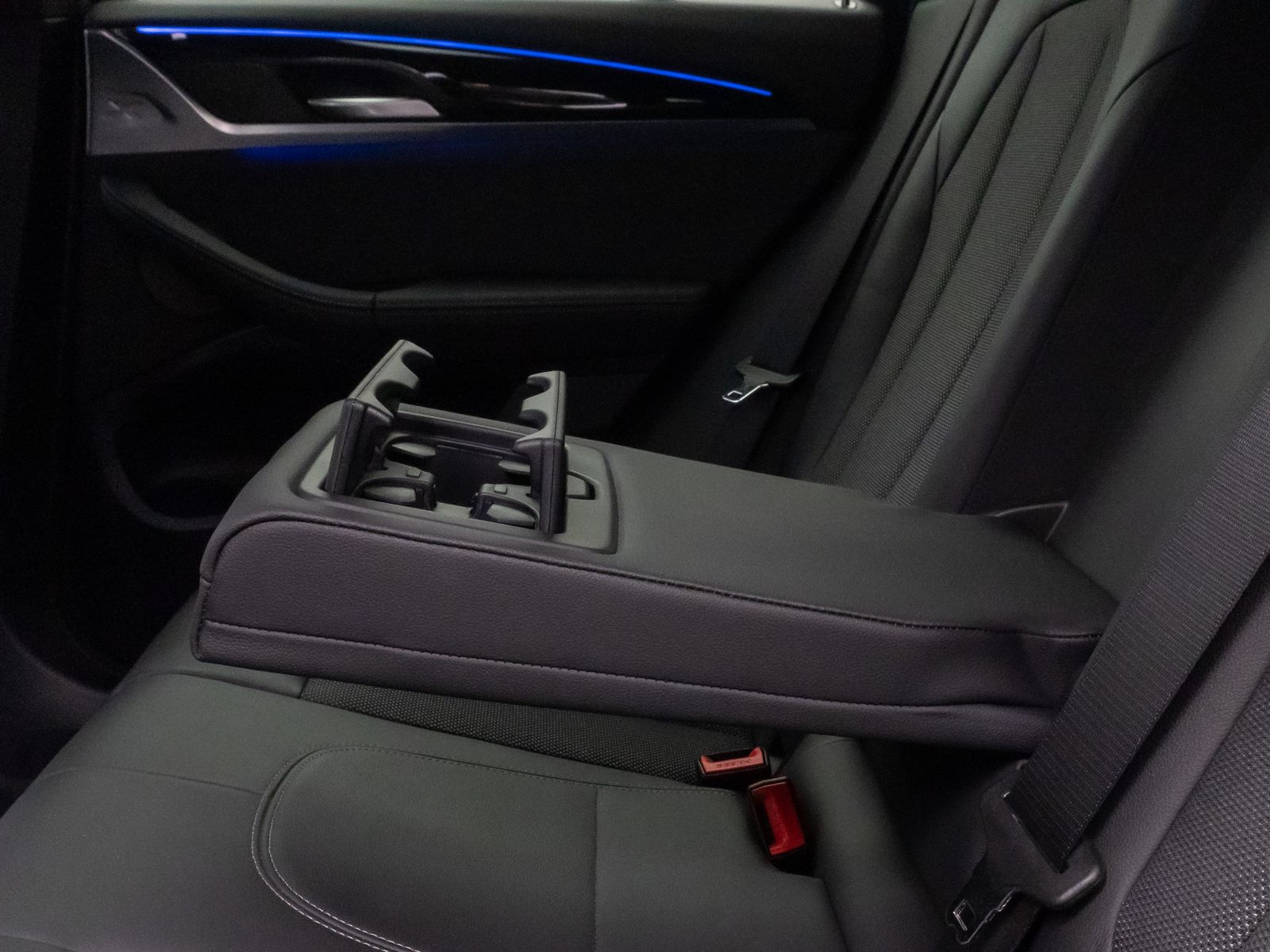 Fahrzeugabbildung BMW X3 xD20d xLine Kamera HUD H/K Komfort Sport 19"