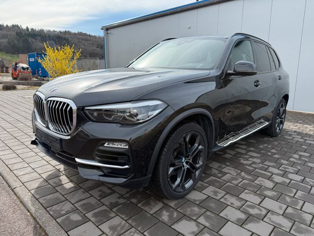 BMW X5 xDrive30d LED/NAVI/LEDER/KAMERA