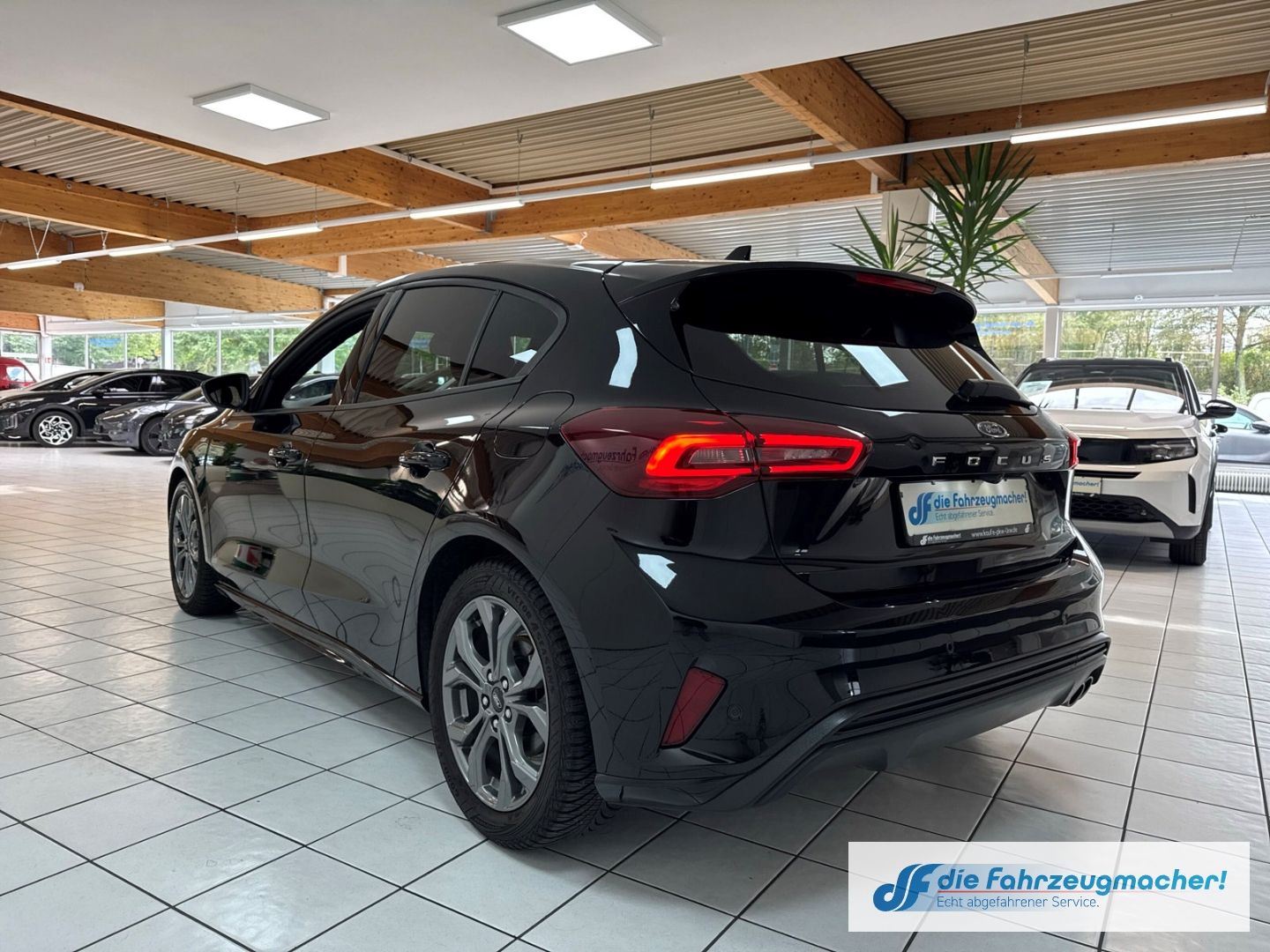 Fahrzeugabbildung Ford Focus ST-Line Navi LED ACC Apple CarPlay Android