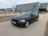BMW 320i facelift GarageFahrzeug Top - BMW 320 aus 2009: Kombi, 320i