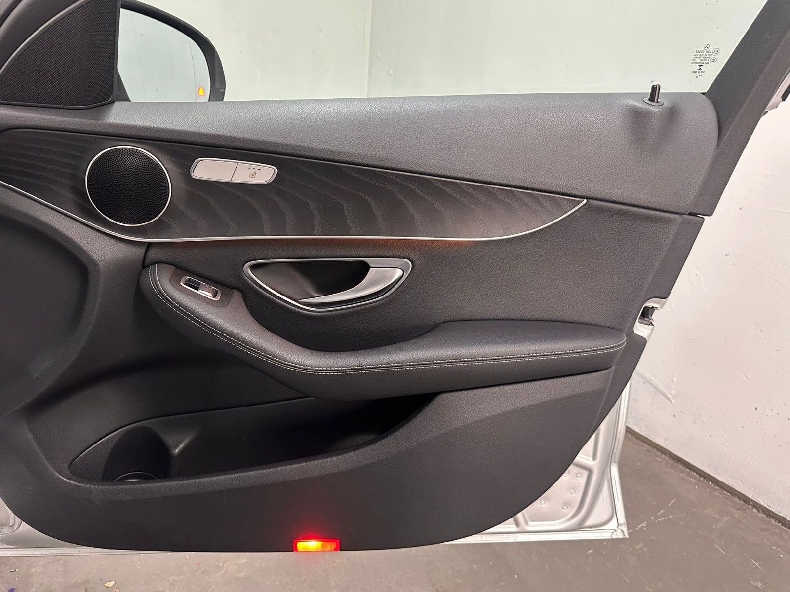 Fahrzeugabbildung Mercedes-Benz C 220 d 4MATIC T AVANTGARDE PANORAMA*DISTRO*
