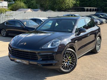 Porsche Cayenne - 1