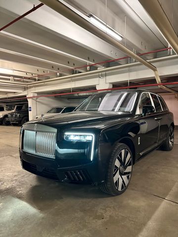 Rolls-Royce Cullinan -