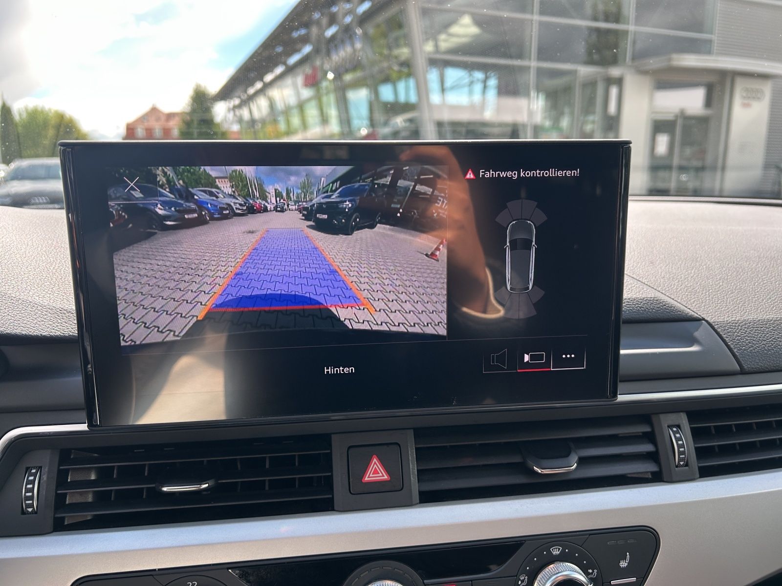 Fahrzeugabbildung Audi A4 Avant 35 TFSI S tronic ACC RKF CLIMA LED