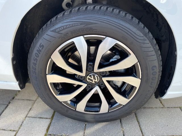 Golf VIII 2.0 TDI DSG ACTIVE NAVI LED Keyless AC