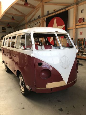 Volkswagen VW T1 Deluxe Bus