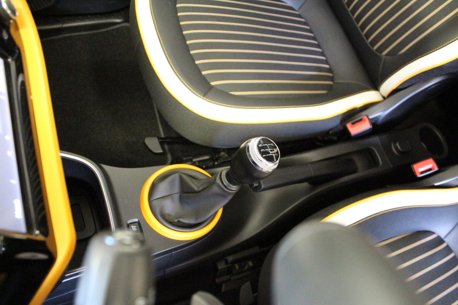 Fahrzeugabbildung Renault Twingo SCe65 Intens*Easy Link*Faltdach*