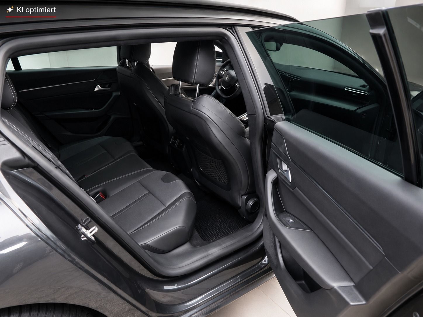 Fahrzeugabbildung Peugeot 508 SW Hybrid 225 Allure ANHÄNGERKUPPLNG LED ACC