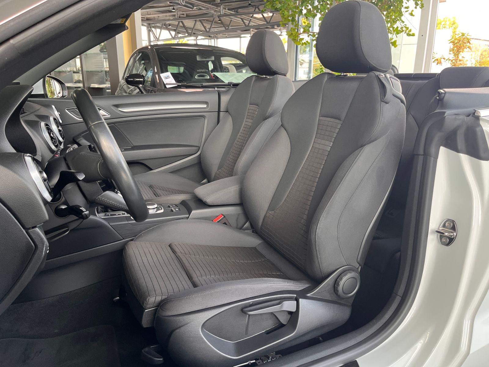 Fahrzeugabbildung Audi A3 Cabriolet Sport 35 TFSI S tronic AHK NAVI LED