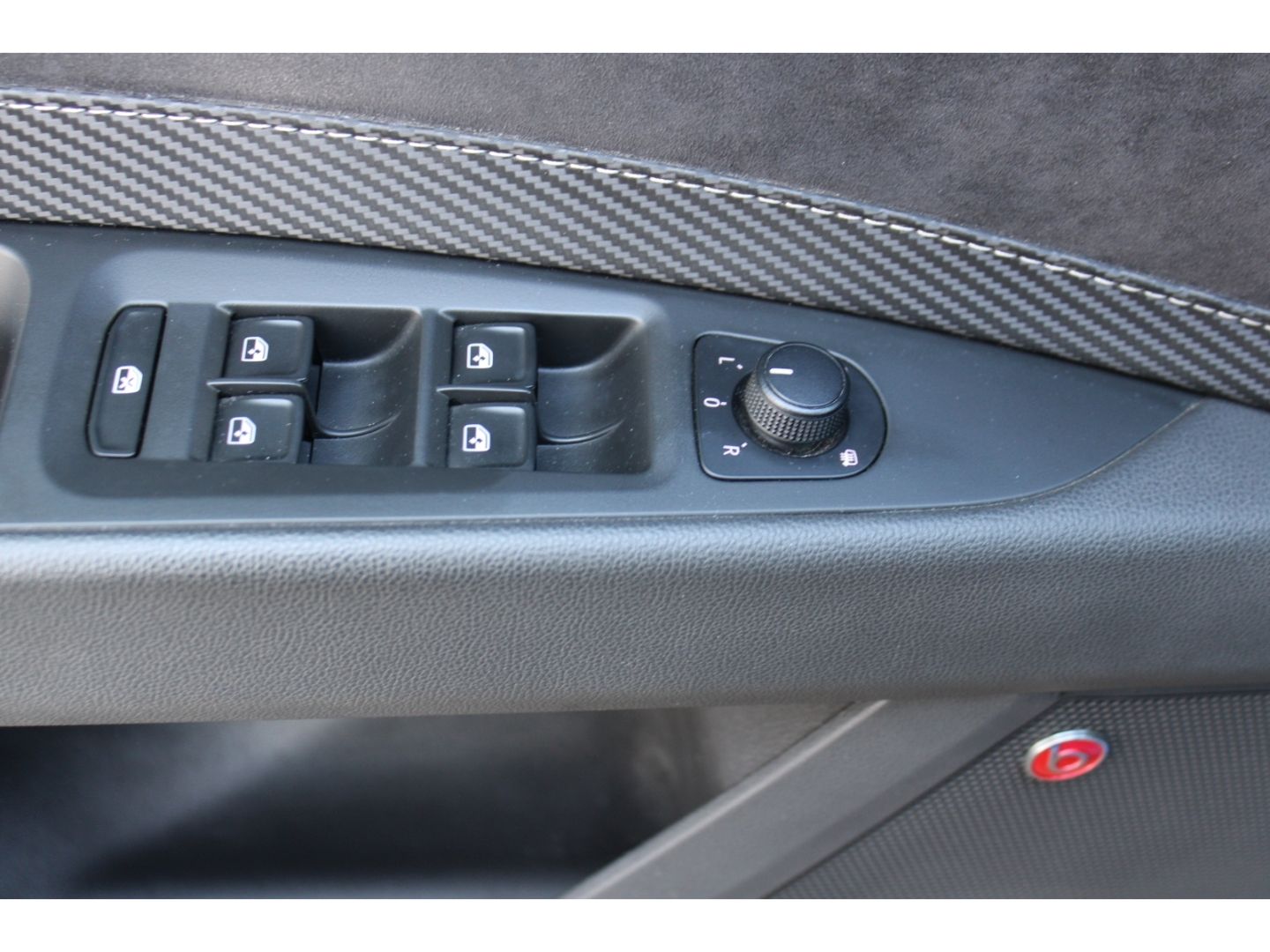 Fahrzeugabbildung SEAT Leon 300 4Drive Cupra Remus H&R DSG ACC LED Pano